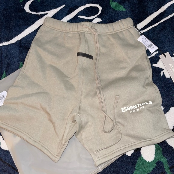 Fear of God Essentials Sweatshorts Pistachio XS X-Small FW21 Shorts NEW IN HAND - Picture 2 of 8